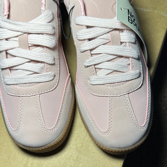 No Boundaries Light Pink Women's Lace-Up Athletic Sneakers - Picture 6 of 7